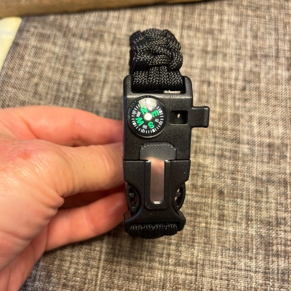 5292-HTT Paracord Bracelet Waterproof Outdoor Adjustable Survival-Black Color - Picture 1 of 14